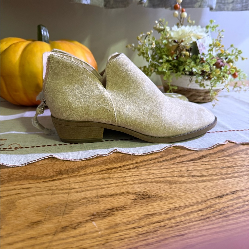 Adorable Beige Ankle Booties
